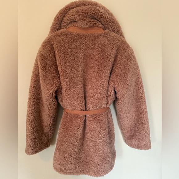 Revolve Dundas X Stevie Faux Fur Teddy Coat — Dreamy Blush, Size Medium - Picture 9 of 9